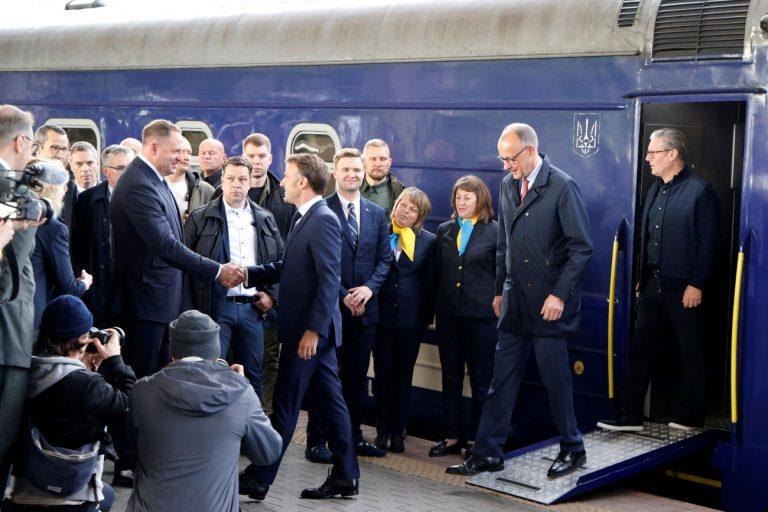 Ουκρανία: Στο Κίεβο Μακρόν, Στάρμερ και Μερτς – Ανευ όρων εκεχειρία 30 ημερών θα ζητήσουν από τη Μόσχα