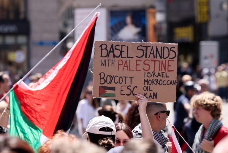 Eurovision: Ένταση στο τιρκουάζ χαλί κατά την παρουσίαση του Ισραήλ – Σημαίες της Παλαιστίνης και συνθήματα