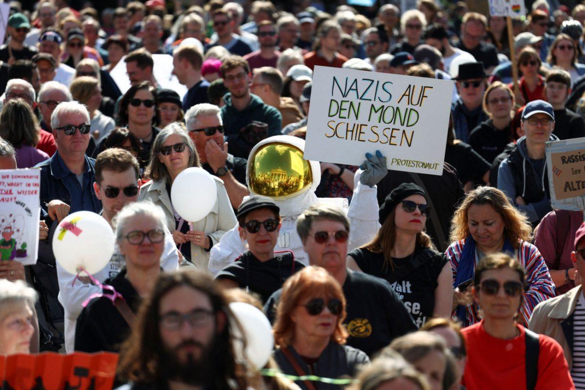 Γερμανία: Διαδηλώσεις υπέρ της απαγόρευσης του κόμματος AfD σε όλη τη χώρα