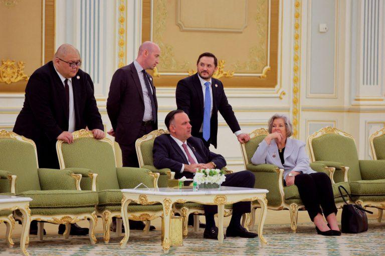 ΗΠΑ: Οργή από τον Λευκό Οίκο στην υποβάθμιση του αξιόχρεου από τον οίκο αξιολόγησης Moody’s