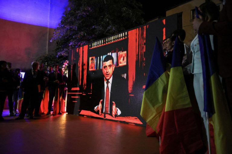 Ρουμανία: Οι Βρυξέλλες ανησυχούν για ενδεχόμενη εκλογή του ακροδεξιού «ευρωφοβικού» Σίμιον