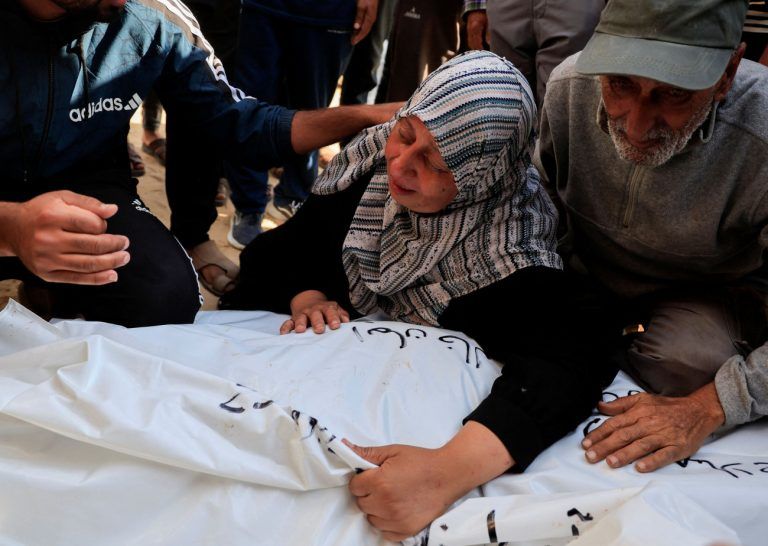 Γάζα: Τουλάχιστον 93 νεκροί σε 24 ώρες – Απειλές Νετανιάχου, αντιδράσεις για τα πυρά κατά διπλωματών