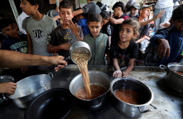 Βουλή: Ομαδικά πυρά της αντιπολίτευσης για τη στάση της Ελλάδας στη Γάζα – «Η κυβέρνηση εγκληματεί»