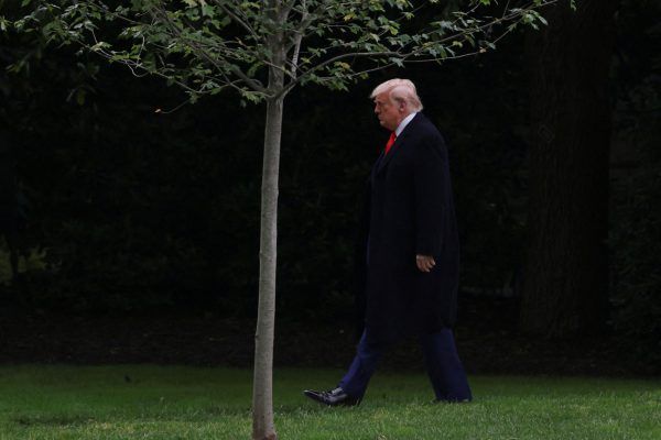 Δασμοί: Μπλόφα ή πραγματική απειλή; – Η Ευρώπη «ζυγίζει» τη δασμολογική πολιτική Τραμπ