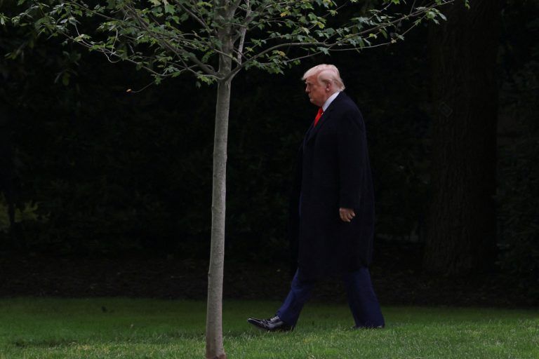 Δασμοί: Μπλόφα ή πραγματική απειλή; – Η Ευρώπη «ζυγίζει» τη δασμολογική πολιτική Τραμπ