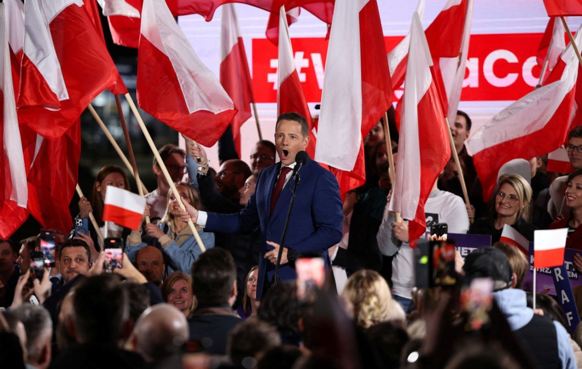 Πολωνία: Μεγάλες πολιτικές συγκεντρώσεις μία εβδομάδα πριν από τον δεύτερο γύρο των προεδρικών εκλογών