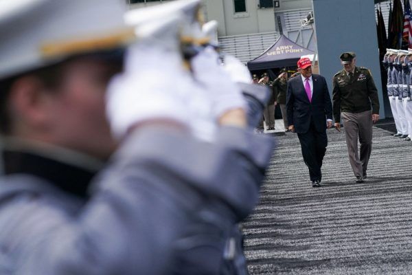 Ντόναλντ Τραμπ: Ο στρατός γιορτάζει τα 250 χρόνια του – Και το εκμεταλλεύεται