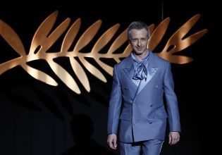 Τζέρεμι Στρονγκ: Οι Κάννες είναι σαν το Κονκλάβιο με σαμπάνια