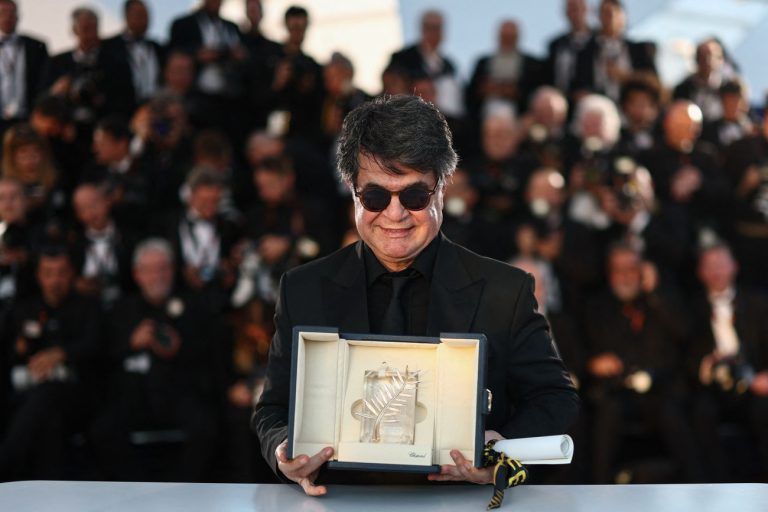 Τζαφάρ Παναχί: Ο βραβευμένος με Χρυσό Φοίνικα και πρώην κρατούμενος επέστρεψε στο Ιράν μετά από 15 χρόνια