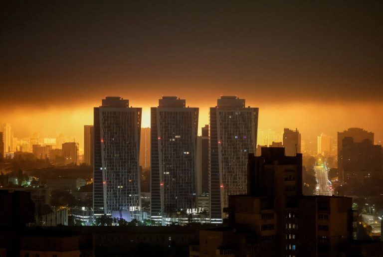 Ουκρανία: Επτά νεκροί από ρωσικές επιθέσεις – Μπαράζ αεροπορικών επιδρομών στο Κίεβο