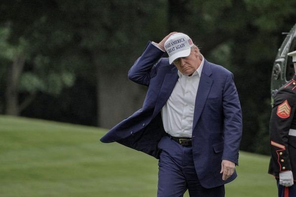 Ρεπουμπλικάνοι απειλούν να μπλοκάρουν το «μεγάλο, όμορφο νομοσχέδιο» του Τραμπ αν δεν μειωθεί το δημόσιο χρέος