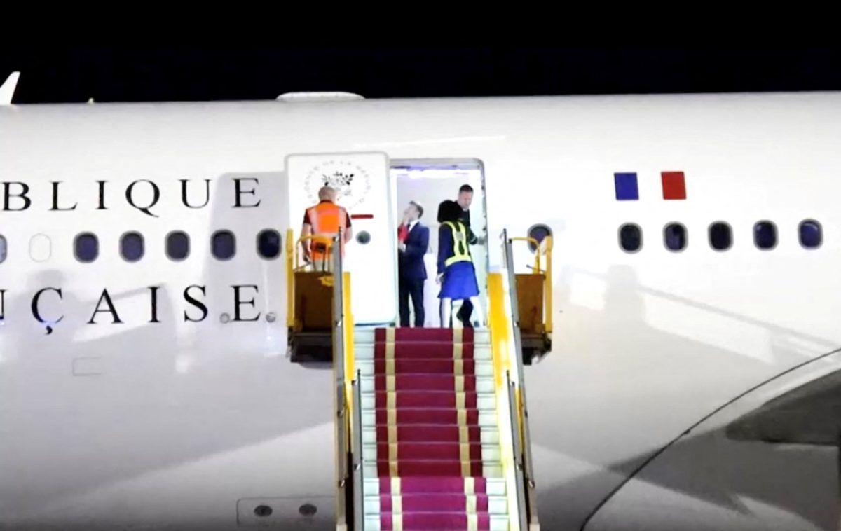 Μακρόν: Το «χαστούκι» της συζύγου του τον σόκαρε – Τι λέει ειδικός στη γλώσσα του σώματος