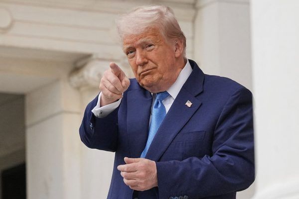 Χάρβαρντ: Ο πόλεμος του Τραμπ συνεχίζεται – Στέλνει χρήματα για έρευνα σε επαγγελματικές σχολές