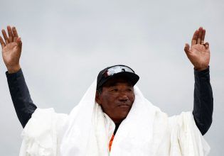 «Ο άνθρωπος του Έβερεστ»: Ο Νεπαλέζος που έφθασε στην υψηλότερη κορυφή του κόσμου για 31η φορά