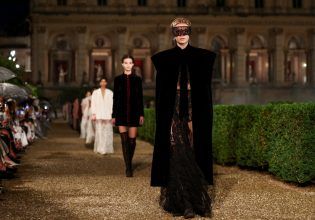 Το σόου του Dior ήταν γεμάτο δράμα και ίντριγκα –Σαν ένα ερωτικό γράμμα στη Ρώμη εμπνευσμένο από τον Φελίνι