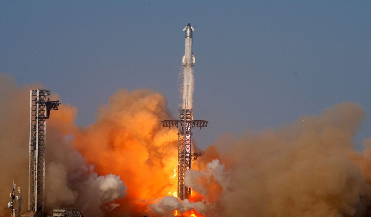 Space X: Άλλη μια αποτυχία για τον Μασκ – Ο πύραυλος Starship διαλύθηκε μετά την εκτόξευση