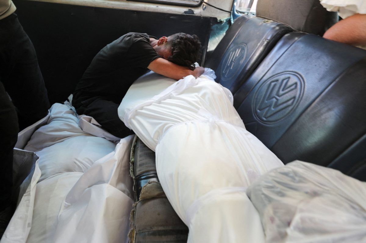 Ισραήλ: «Διαπράττει εγκλήματα πολέμου», επαναλαμβάνει ο πρώην πρωθυπουργός Εχούντ Ολμέρτ