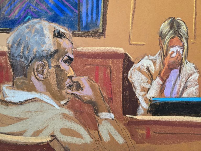 «Απλά πάγωσα»: Πρώην εργαζόμενη του Diddy κατέθεσε πως την βίαζε και την ξυλοκοπούσε συστηματικά