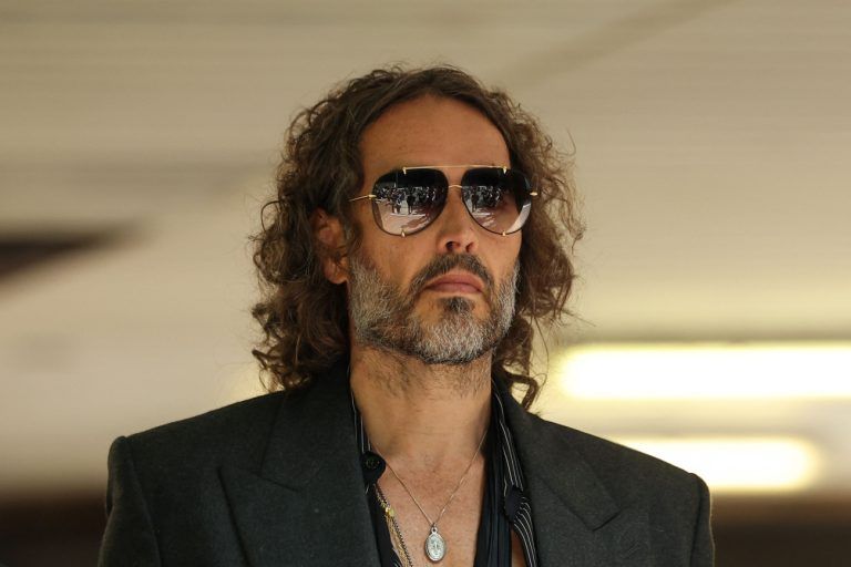 Ράσελ Μπραντ: Δήλωσε αθώος στις κατηγορίες για βιασμούς και σεξουαλικές επιθέσεις