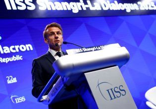 Ο Μακρόν καλεί την Κίνα να διαλέξει πλευρά στην Ουκρανία – Bάζει ΝΑΤΟ και Ταϊβάν στο τραπέζι