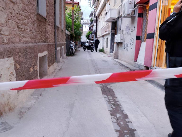 Λάρισα: Τι φέρεται να είπε ο 21χρονος μητροκτόνος – Προσπάθησε να κρύψει το πτώμα μαζί με τον ξάδερφό του