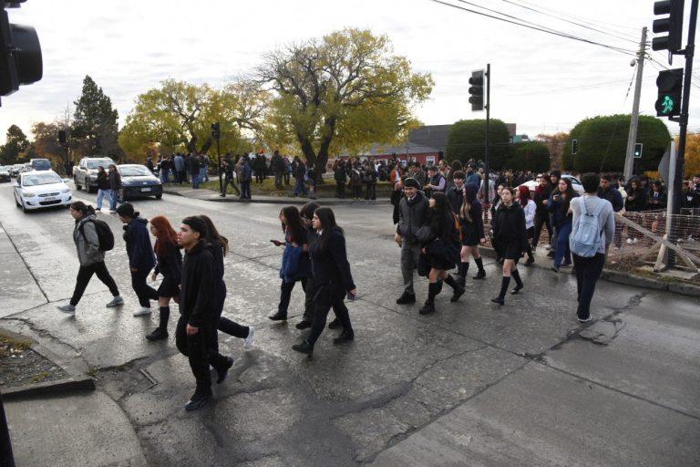 Σειρήνες για τσουνάμι ηχούν σε Χιλή και Αργεντική – Εκκενώνονται οικισμοί μετά τον ισχυρό σεισμό 7,4 Ρίχτερ