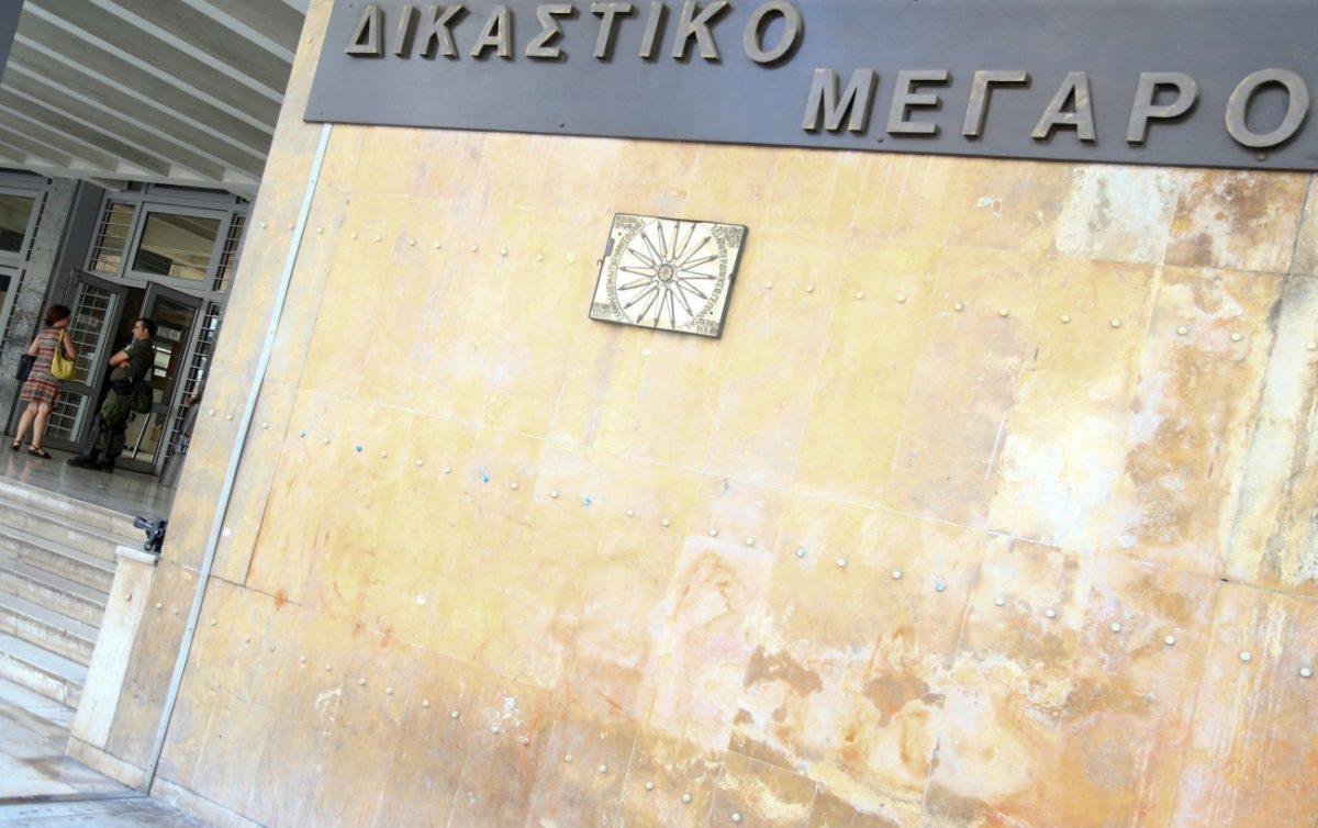 Στα δικαστήρια Θεσσαλονίκης ο 17χρονος που φέρεται να σκότωσε και να έκαψε 16χρονη στην Πολωνία