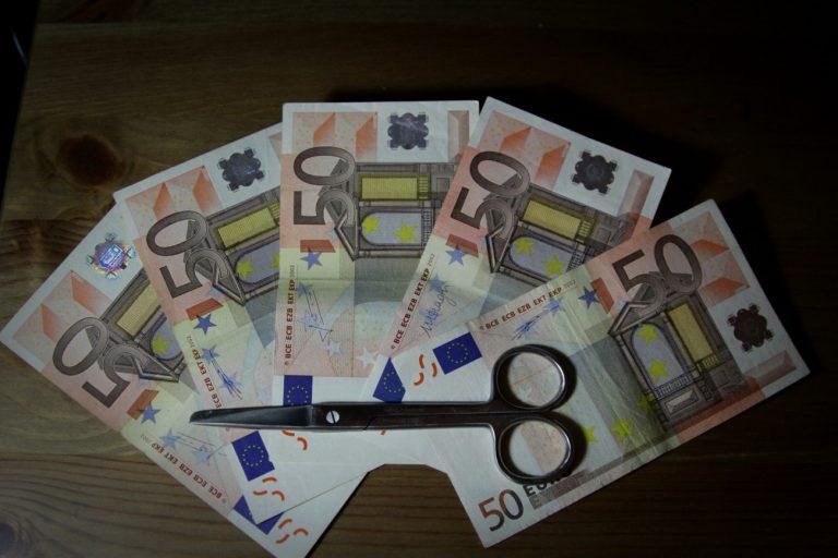 Άγνωστη λέξη η αποταμίευση για τα ελληνικά νοικοκυριά λόγω ακρίβειας και υψηλού κόστους ζωής