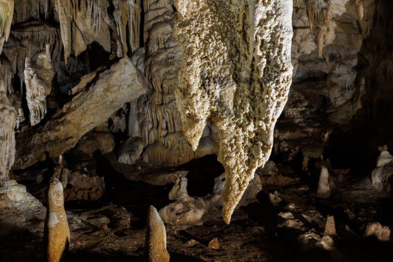 Σέρρες: Τόπος έλξης το σπήλαιο Αλιστράτης – Η περιήγηση με το… ρομπότ Περσεφόνη