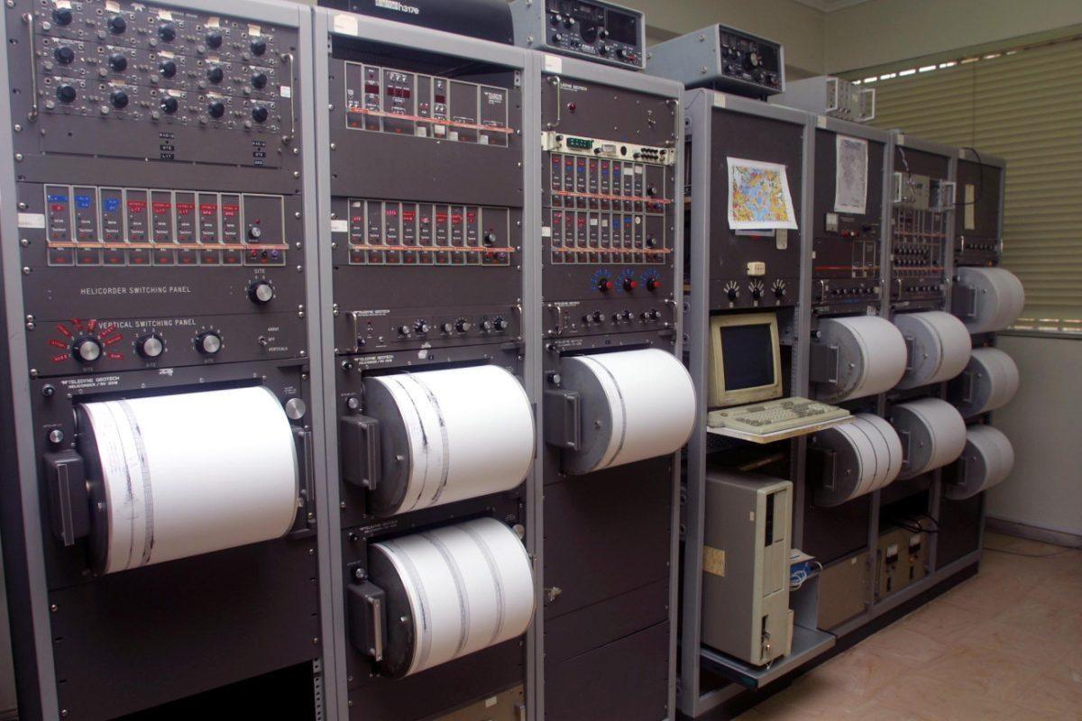 Σεισμοί στην Εύβοια: Κλειστά αύριο τα σχολεία – Τι λένε Λέκκας και Καραστάθης