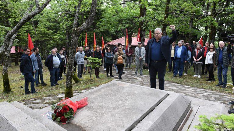 Κουτσούμπας για τα 20 χρόνια από τον θάνατο του Χαρίλαου Φλωράκη: Οι ζευγάδες φεύγουν, μα η σπορά μένει και έπιασε γερά