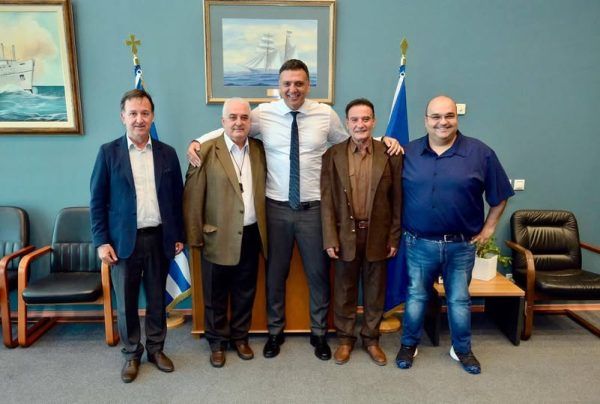 Ενισχύσεις στους Φούρνους: Συνάντηση Κικίλια – Καρύδη για πλωτό ασθενοφόρο και μεταφορικό ισοδύναμο