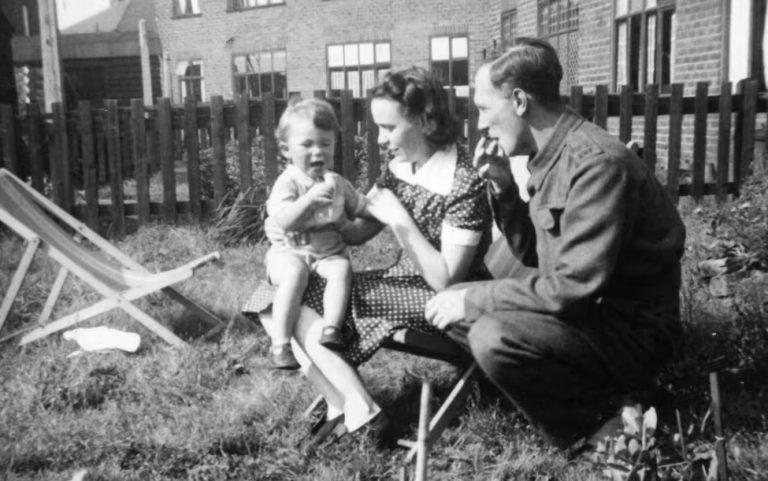 Ο Β’ Παγκόσμιος Πόλεμος μέσα από μια κρύπτη παθιασμένων ερωτικών επιστολών