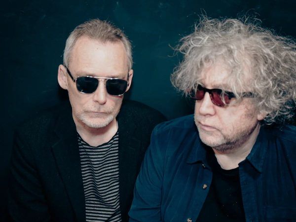 Μέσα στον σκοτεινό ρομαντισμό των The Jesus and Mary Chain