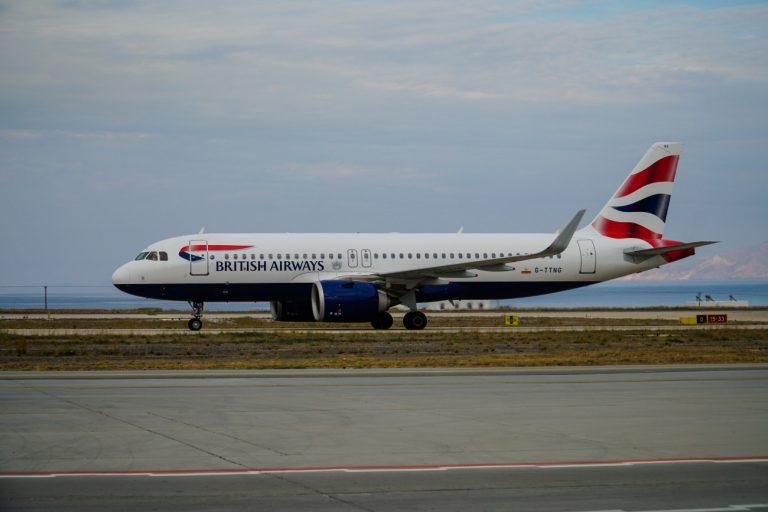 Αεροσκάφος έπιασε φωτιά γιατί ο πιλότος μπέρδεψε το αριστερό με το δεξί χέρι