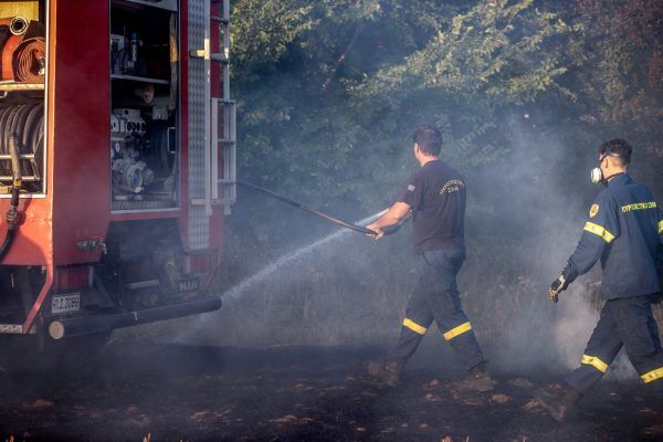 Φωτιά τώρα στον Ασπρόπυργο, πλησίον της Αττικής Οδού