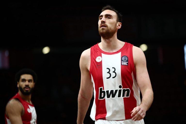 Ο Μιλουτίνοφ και ένα «καυτό» καλοκαίρι  – Οι Σέρβοι ανάβουν… φωτιές για το μέλλον του