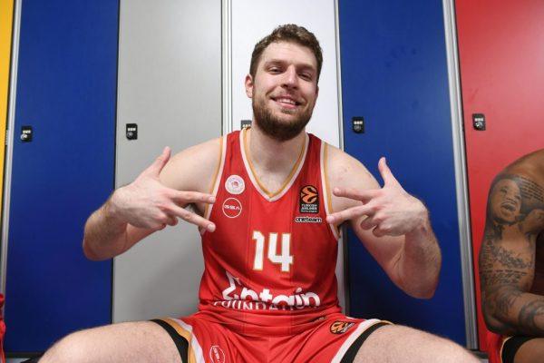 Βεζένκοφ: «Πετύχαμε τους δύο από τους τρεις στόχους μας, πάμε να το πάρουμε»