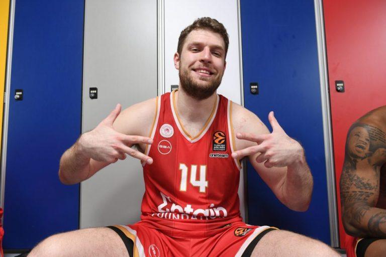 Βεζένκοφ: «Πετύχαμε τους δύο από τους τρεις στόχους μας, πάμε να το πάρουμε»