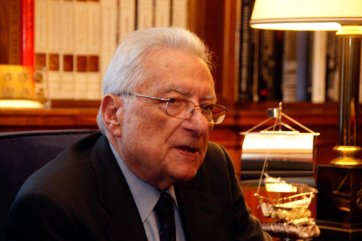 Πέτρος Μολυβιάτης: Ο πολιτικός κόσμος αποχαιρετά τον πρώην υπουργό