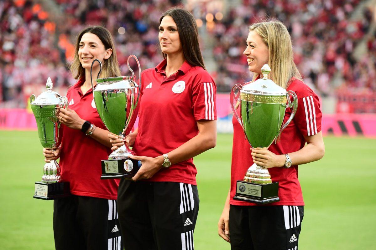 Ολυμπιακός: Αποθέωση στο Καραϊσκάκη για τα 15 τρόπαια του Ερασιτέχνη και την πρωταθλήτρια Κ19! (pics)