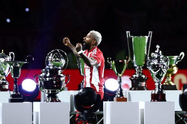 Με Βανδή, την «Πανσέληνο» και το μετάλλιο του πρωταθλητή στο στήθος γιόρτασε ο Ροντινέι (vid)