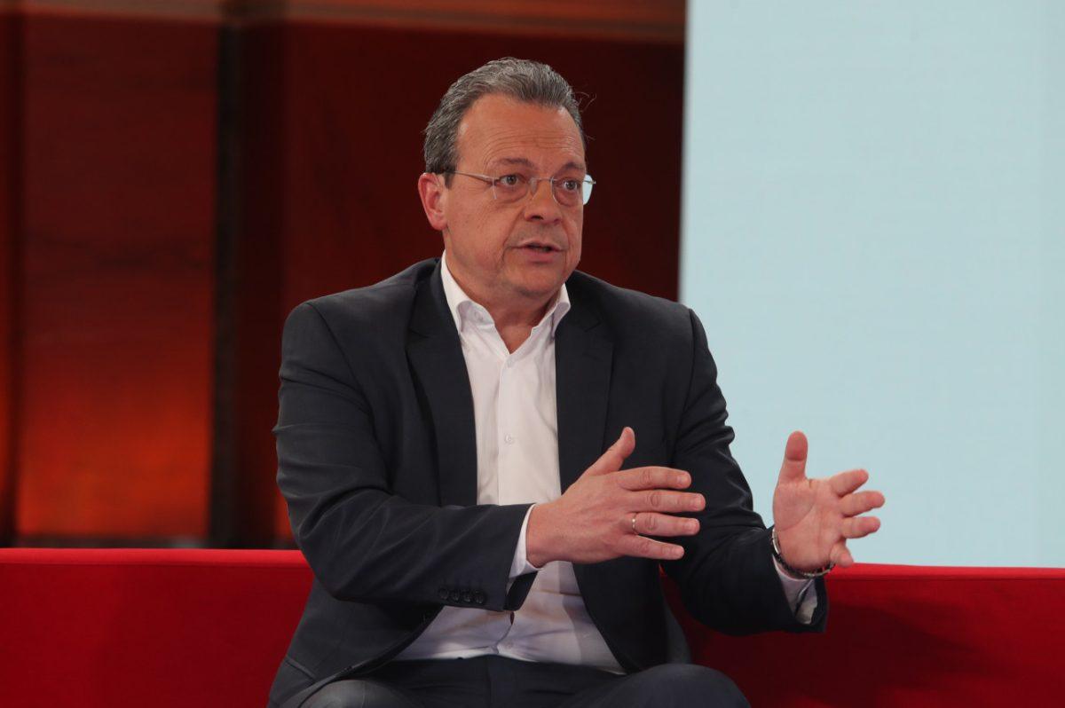 Φάμελλος: Το πρόβλημα είναι η χρηματοδότηση της «Ομάδας Αλήθειας» – Πώς πληρώνεται ο προπαγανδιστικός μηχανισμός;