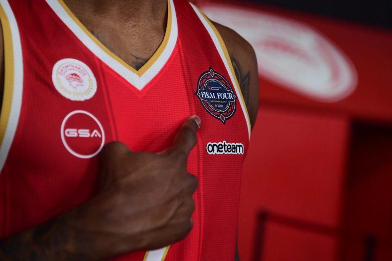 Ολυμπιακός: Μπήκε στη φανέλα το σήμα του Final Four 2025 (pics+vid)