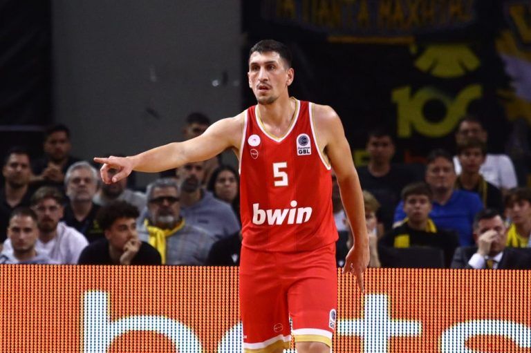 Λαρεντζάκης: «Η ομάδα χτίστηκε για να κατακτήσει την Ευρωλίγκα – Ο κόσμος μας δίνει αυτοπεποίθηση»