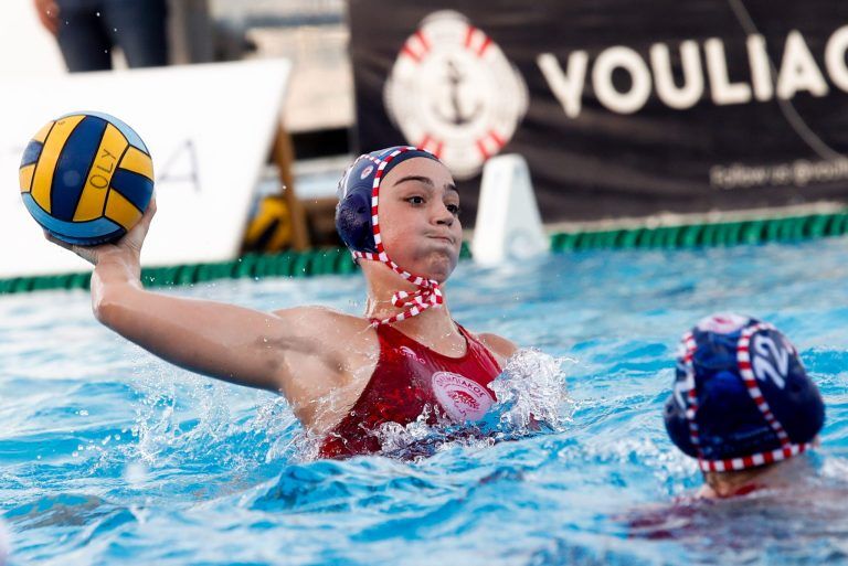 Βουλιαγμένη – Ολυμπιακός 8-10: Ανατροπή, break και 1-0 για τις Ερυθρόλευκες (vid)