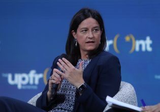 Κεραμέως: Περίπου 2 στους 3 Έλληνες που δούλεψαν στο εξωτερικό γύρισαν στη χώρα