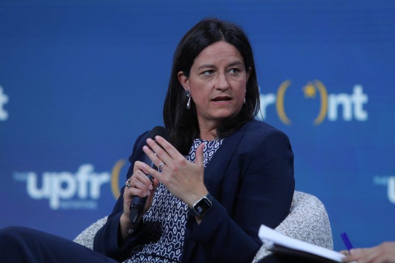 Κεραμέως: Περίπου 2 στους 3 Έλληνες που δούλεψαν στο εξωτερικό γύρισαν στη χώρα