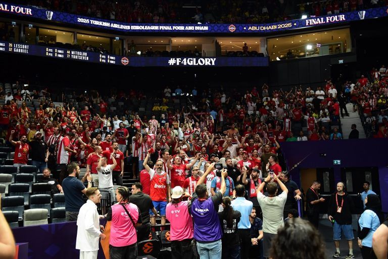 Τεράστια ταλαιπωρία περίπου 200 Ελλήνων φιλάθλων που παραμένουν «εγκλωβισμένοι» στο Κουτάισι