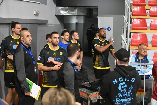 Κινδυνεύει με αποκλεισμό και βαρύ πρόστιμο η ΑΕΚ!